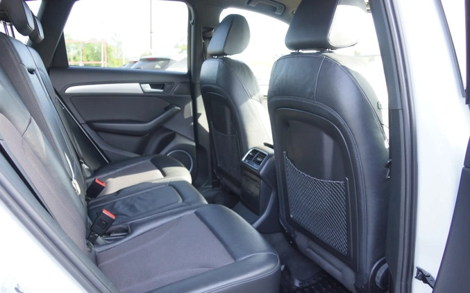 Audi Q5 cena 84700 przebieg: 196681, rok produkcji 2015 z Sośnicowice małe 562